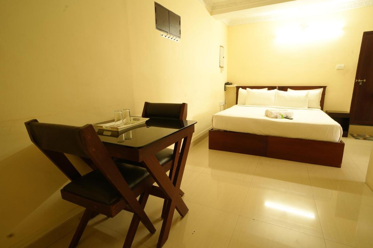 K V Suites Kochi Eksteriør billede