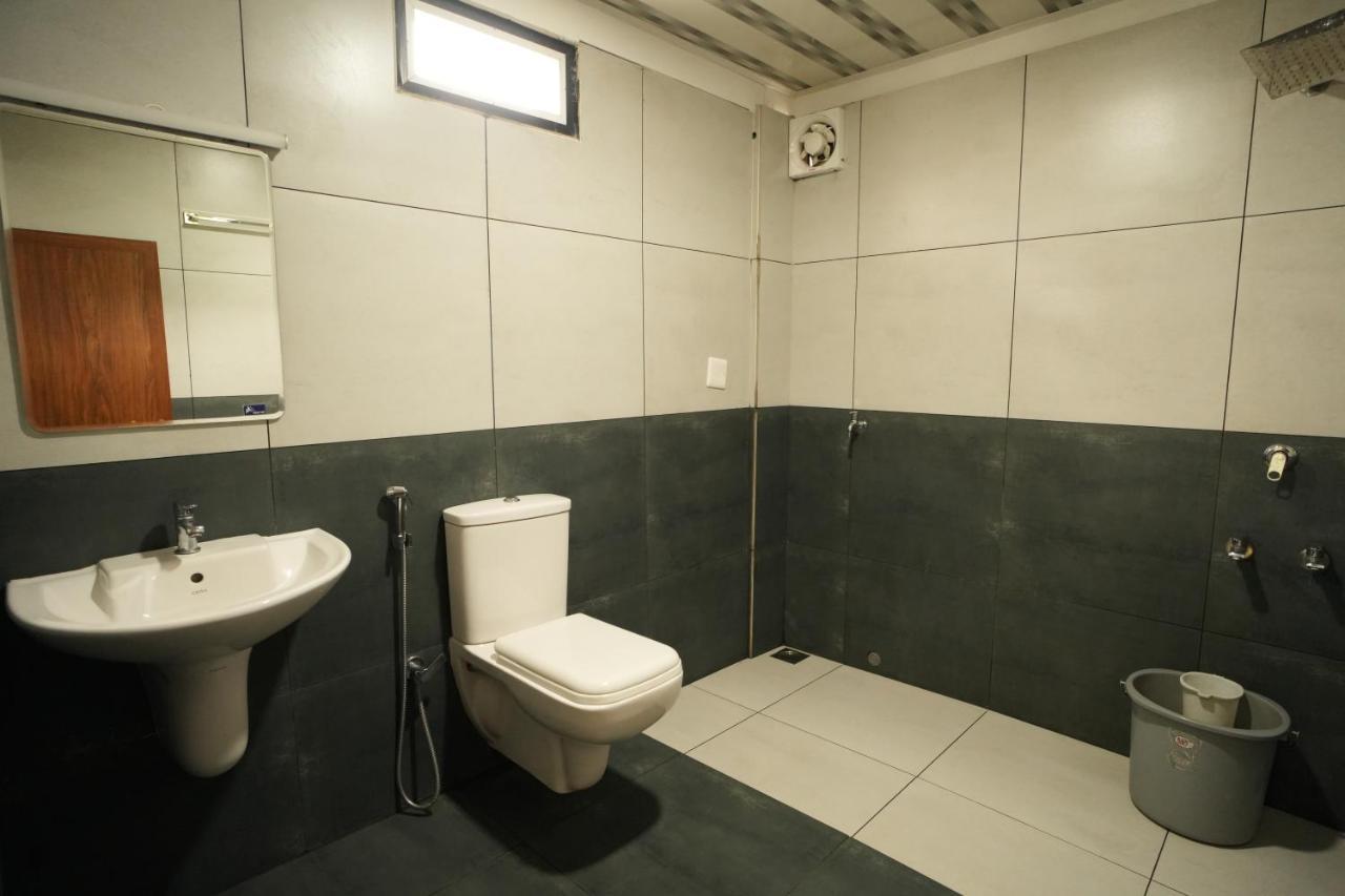 K V Suites Kochi Eksteriør billede