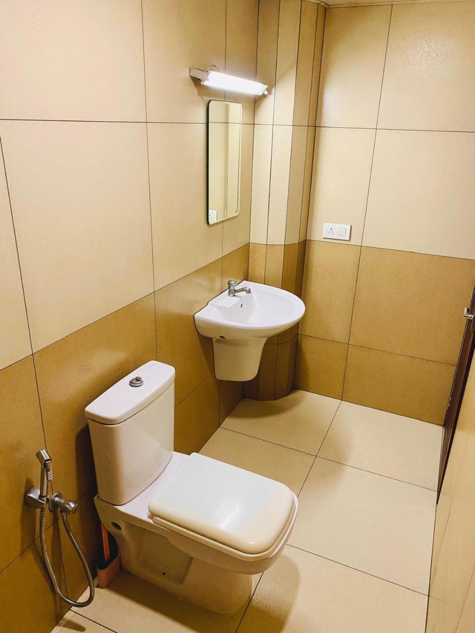 K V Suites Kochi Eksteriør billede