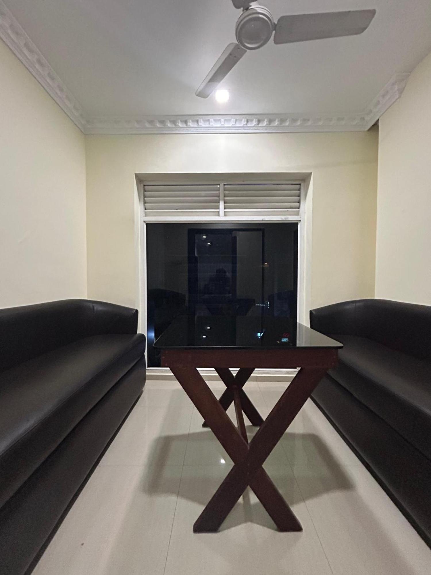 K V Suites Kochi Eksteriør billede