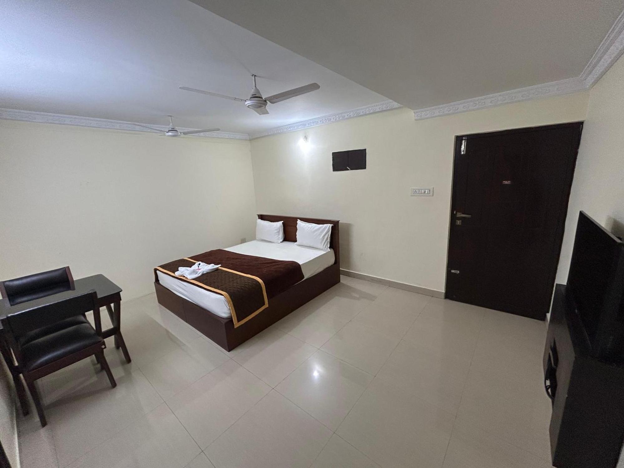 K V Suites Kochi Eksteriør billede