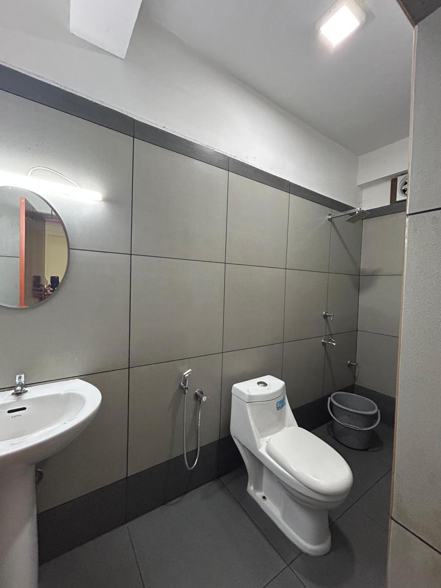 K V Suites Kochi Eksteriør billede