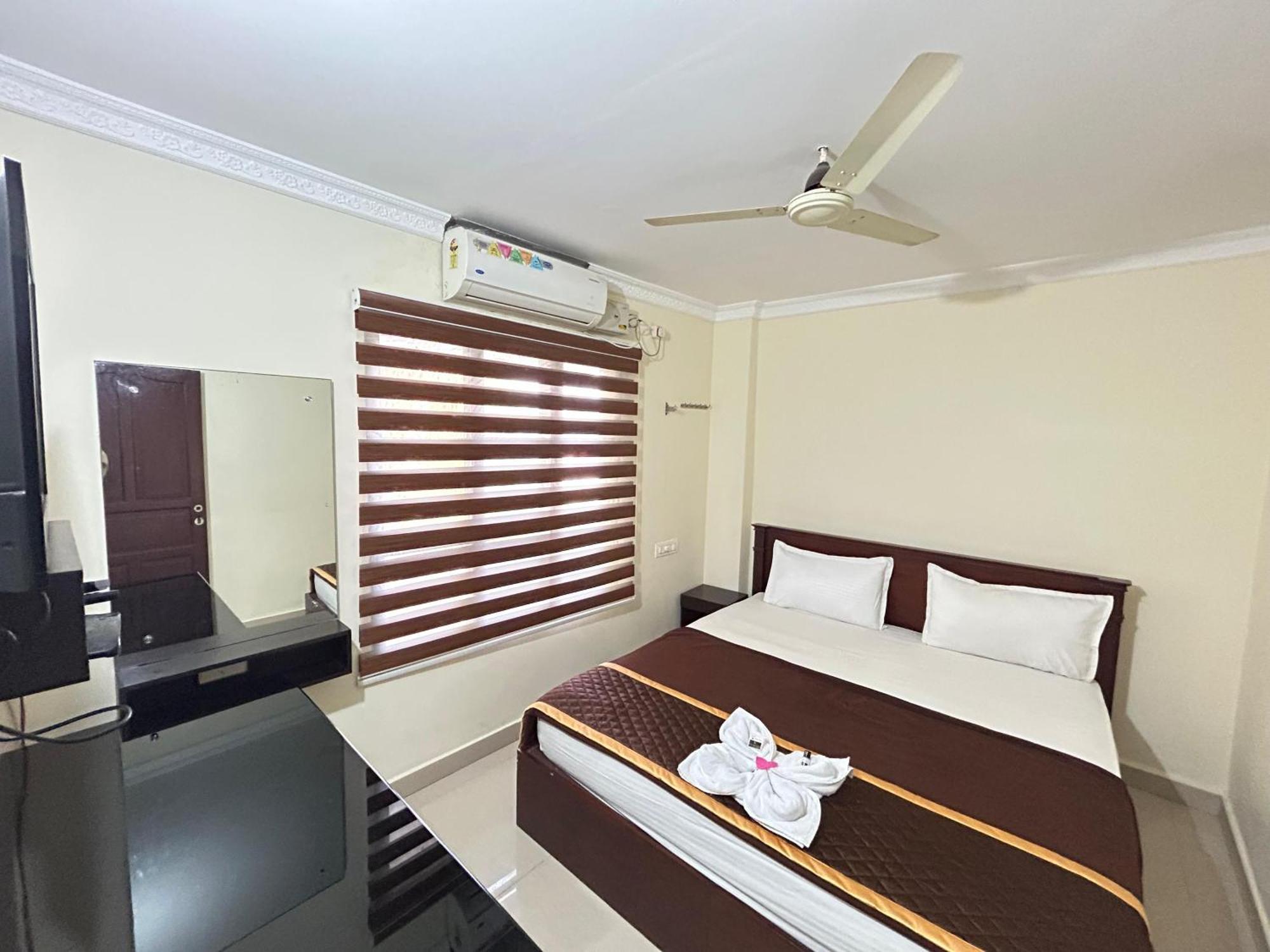 K V Suites Kochi Eksteriør billede